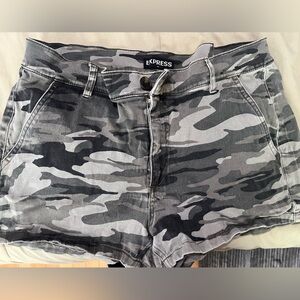 Express Camouflage Midi Shorts